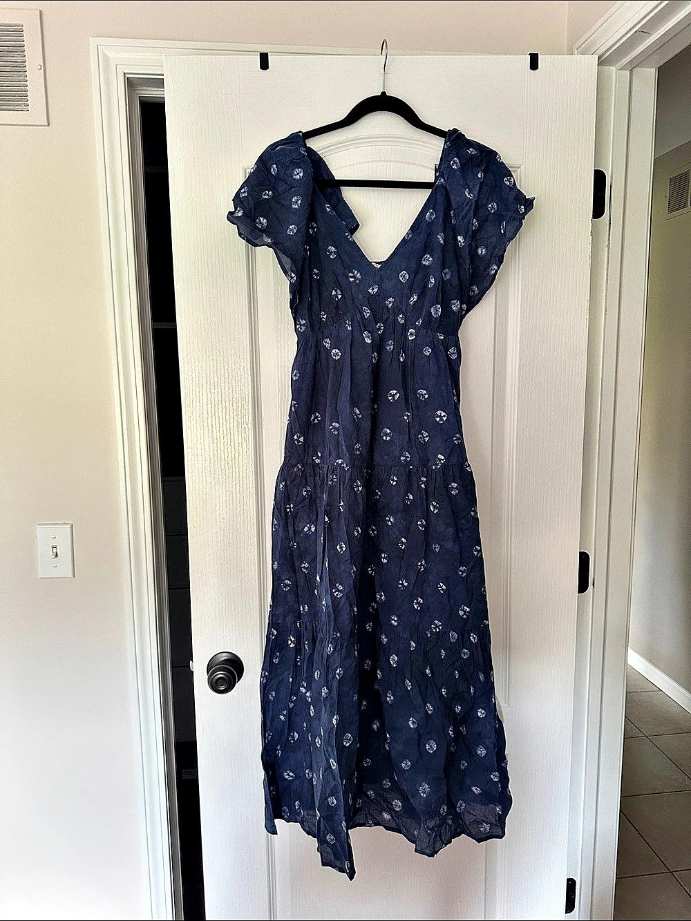 Madewell Tie-Back Flutter-Sleeve Tiered Midi Dress in Shibori Print, Blue